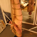 逆さ吊り乳首責め